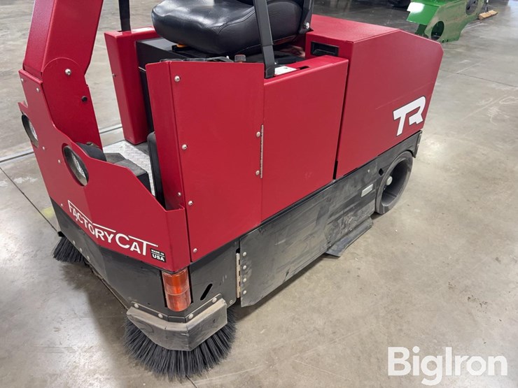 caterpillar-36-image-11