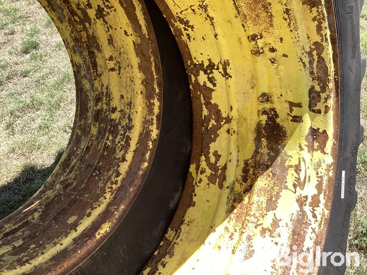 john-deere-520-image-15