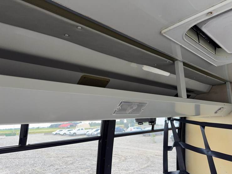 2006-ford-e450-image-80