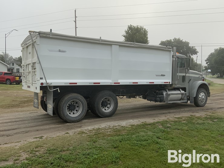 1997-freightliner-fld120-image-5