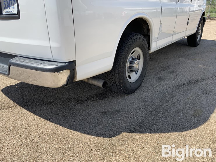 2009-chevrolet-express-g2500-image-14