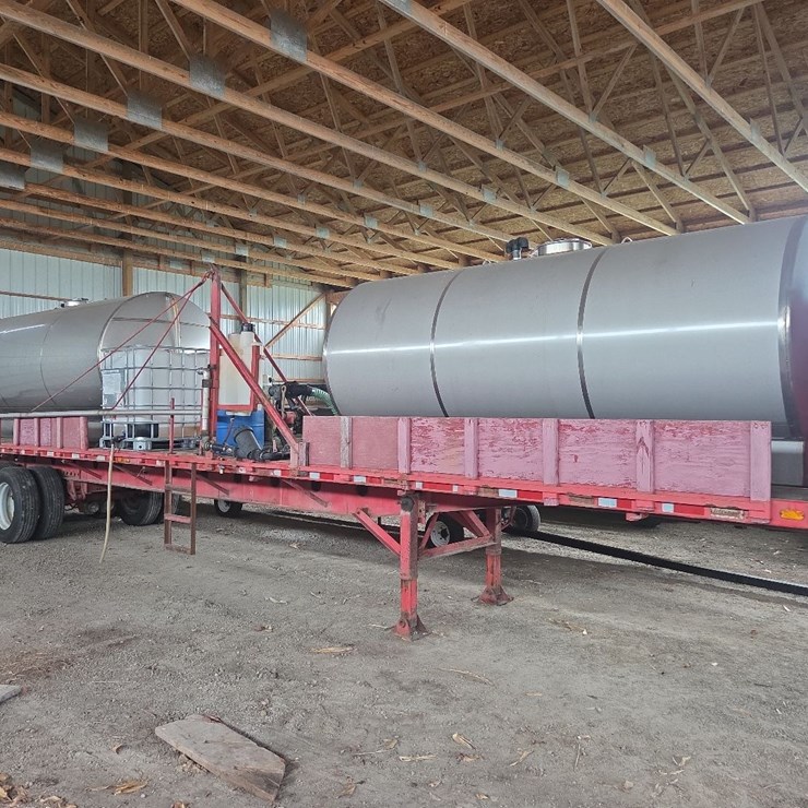 44'x96" 1982 Transcraft liquid nurse trailer