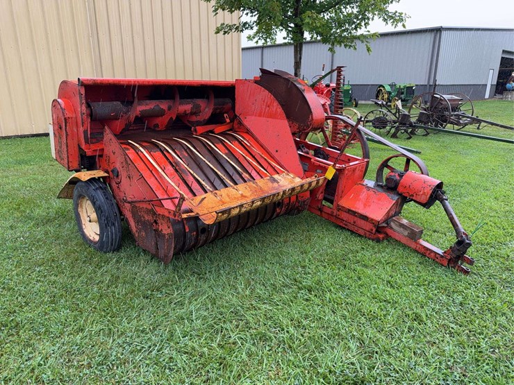 case-133-square-baler-image-2