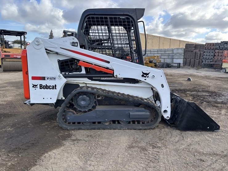2020-bobcat-t450-image-7