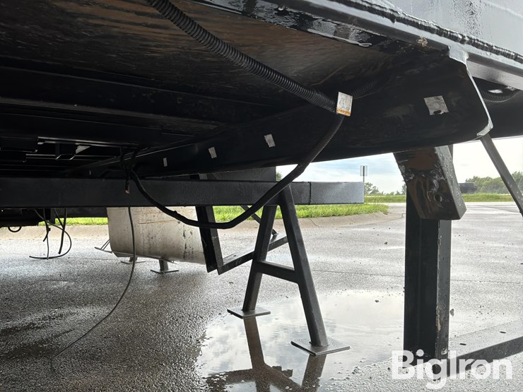 2023-massey-ferguson-730-image-11