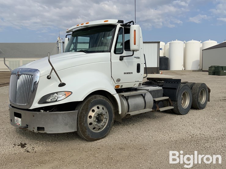 2011-international-prostar-image-1