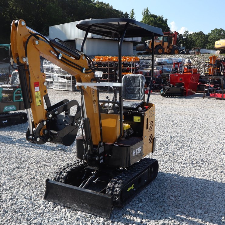 #1364 • MINI EXCAVATOR H13R