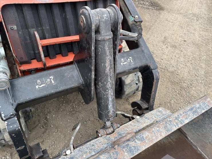 2016-ditch-witch-sk850-image-10