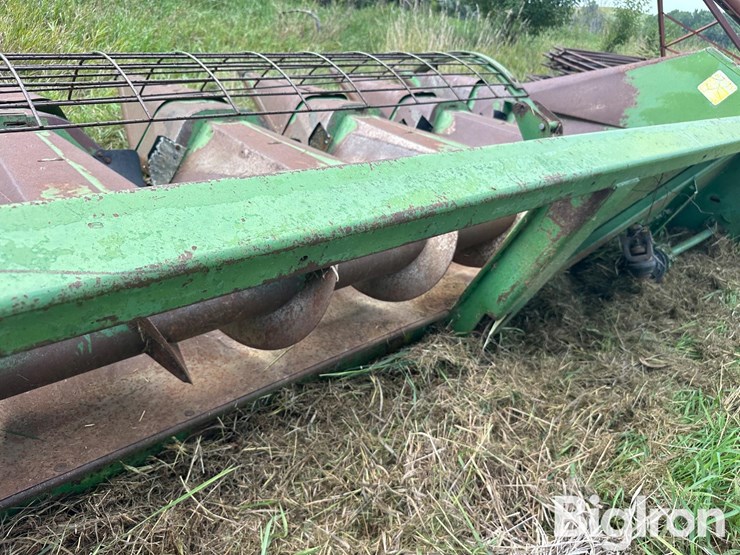 john-deere-8r30-corn-head-image-19