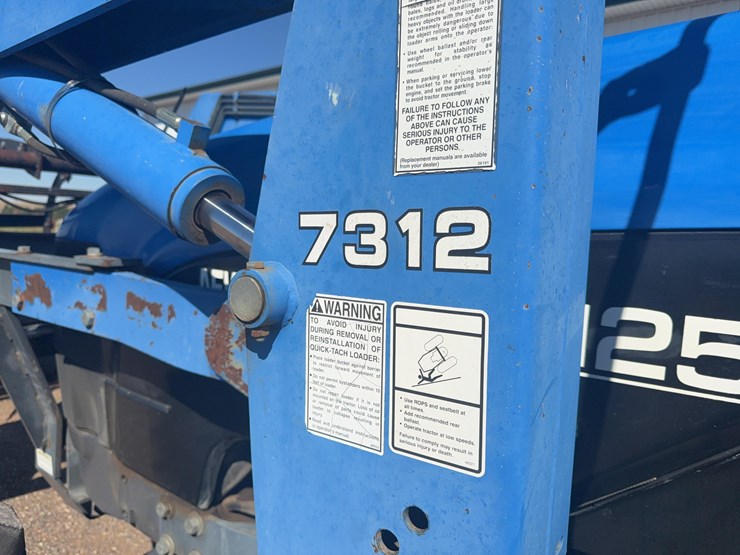 new-holland-tm125-image-16