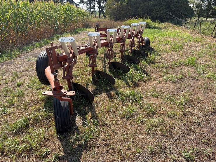 770-international-plow-image-4