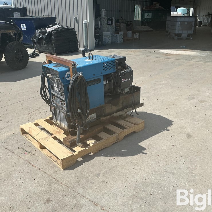 MILLER BOBCAT 225
