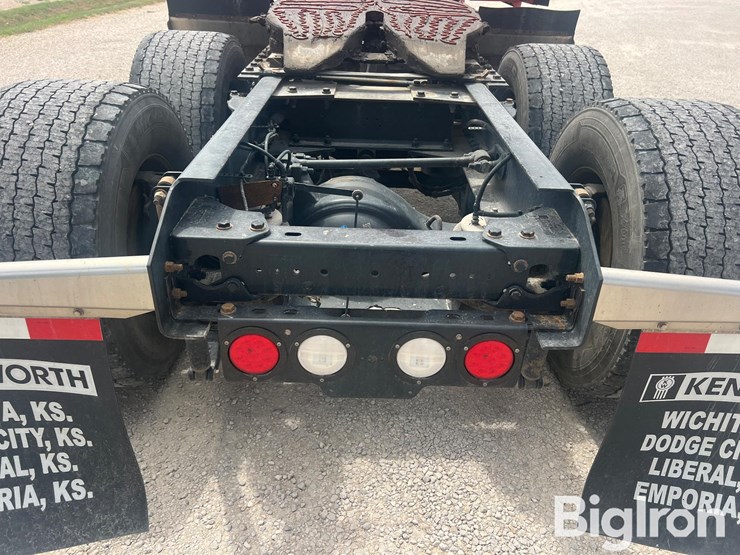 2019-kenworth-t680-image-11