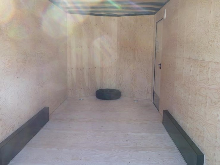 2027-royal-lcht35-7.518v-86-t/a-enclosed-trailer-image-18