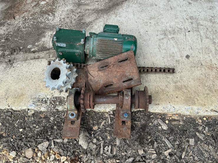 #161-•-speed-reducer-and-parts-image-2
