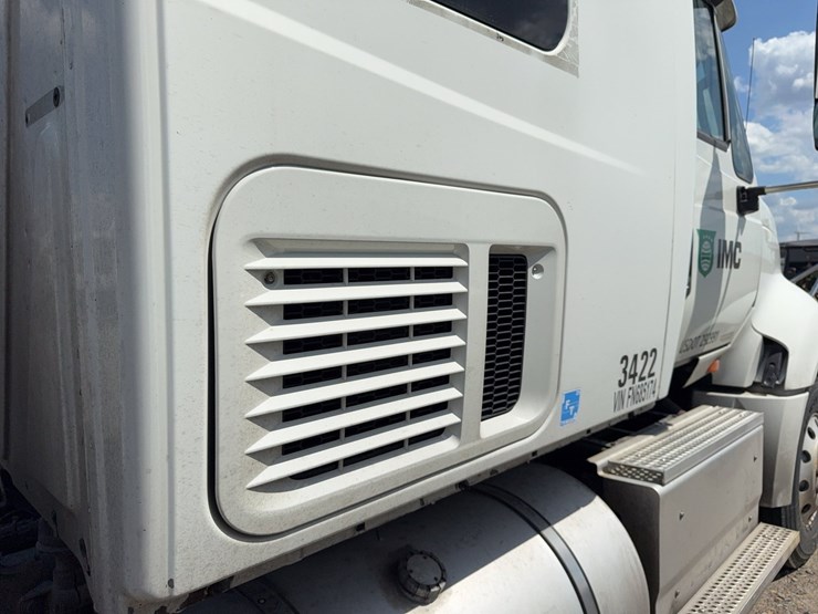 2015-international-prostar-image-36