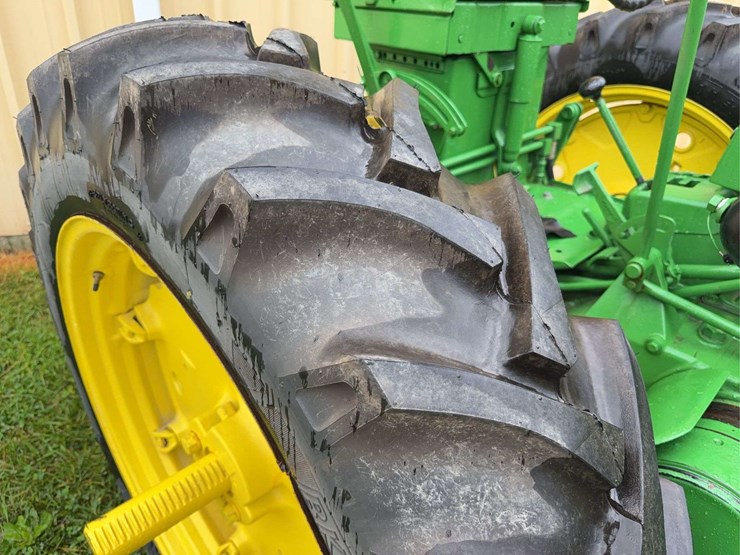 john-deere-520-image-28