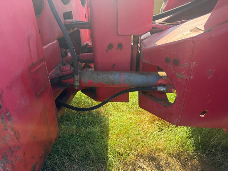 1983-massey-ferguson-4880-image-26