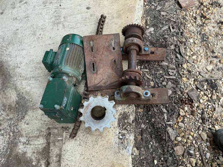 #161-•-speed-reducer-and-parts-image-3