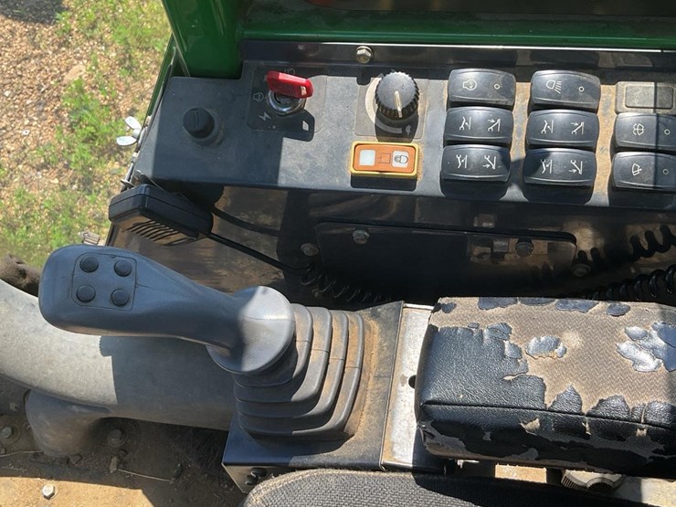 2013-deere-437d-image-25