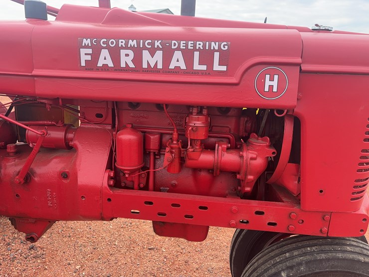 farmall-h-tractor-image-11
