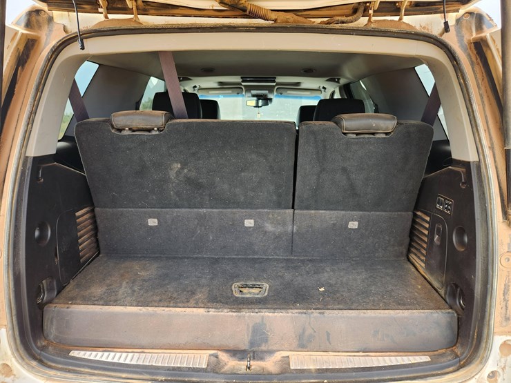 2015-chevrolet-tahoe-lt-image-46