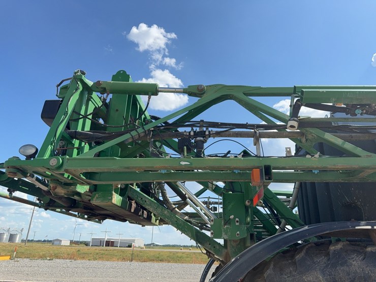 2016-john-deere-r4038-image-43