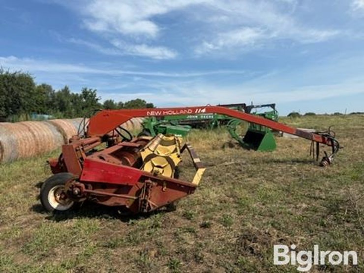new-holland-114-image-4
