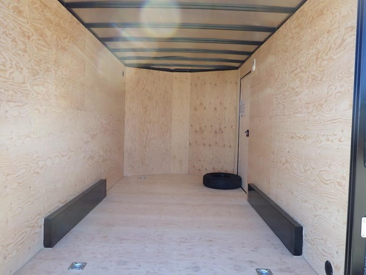2027-royal-lcht35-7.516v-86-t/a-enclosed-trailer-image-16