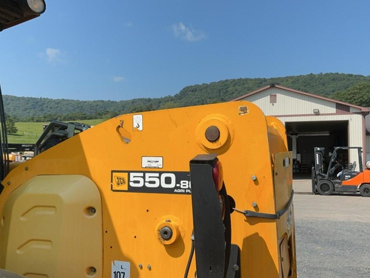 2012-jcb-550-image-48