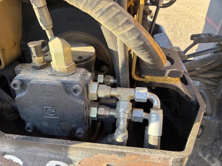 2006-caterpillar-cb-224e-image-32