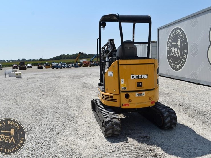 2020-deere-26g-image-16