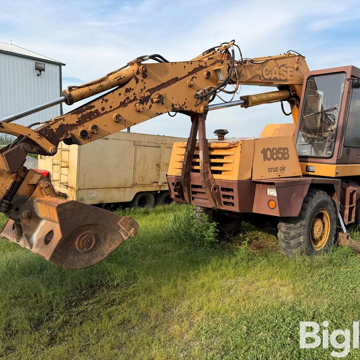 1990 CASE 1085B