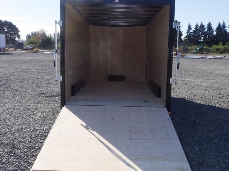 2027-royal-lcht35-7.518v-86-t/a-enclosed-trailer-image-16