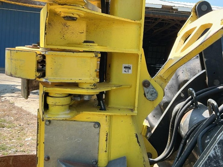 2013-deere-843k-image-43