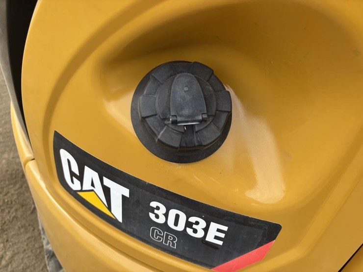 2015-caterpillar-303e-hydraulic-excavator-image-36