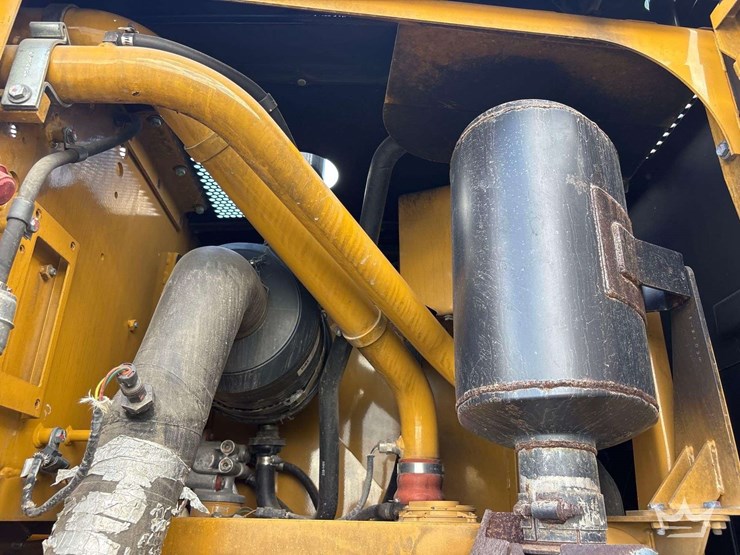 caterpillar-c6.6-image-21