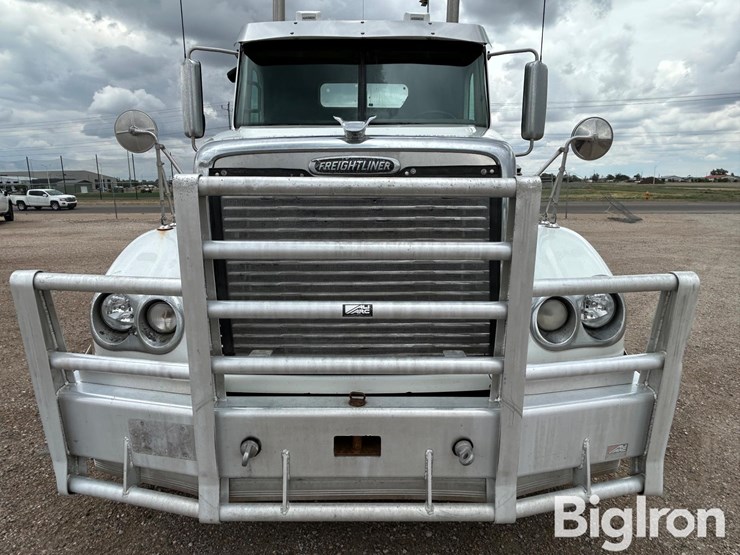 2017-freightliner-coronado-132-image-10