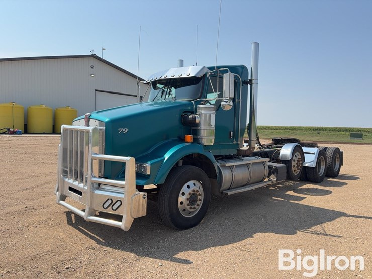 2010-kenworth-t800-image-1