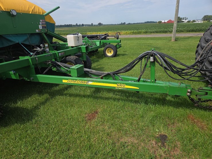 john-deere-1690-image-2