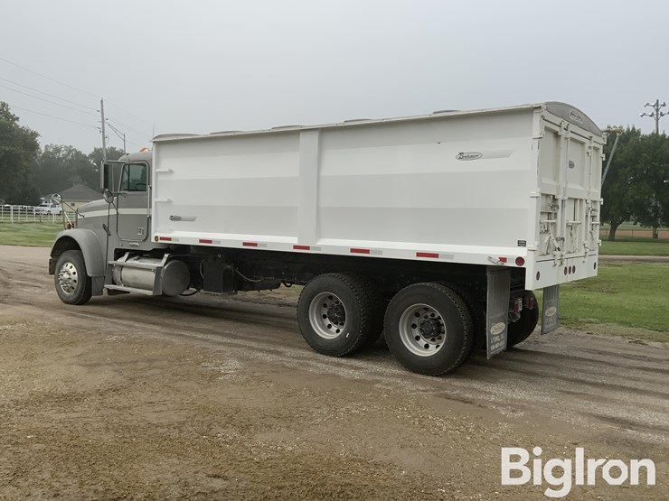 1997-freightliner-fld120-image-7