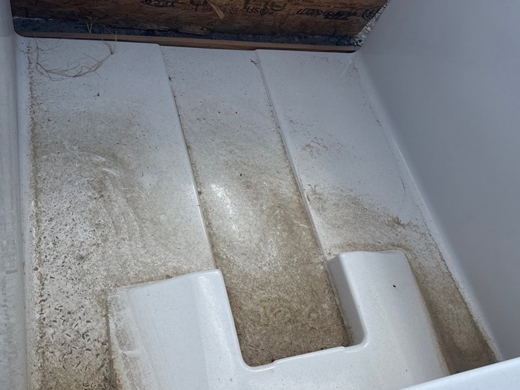 #4379-•-unused-shower-&-tub-insert-inv#-48117-image-8