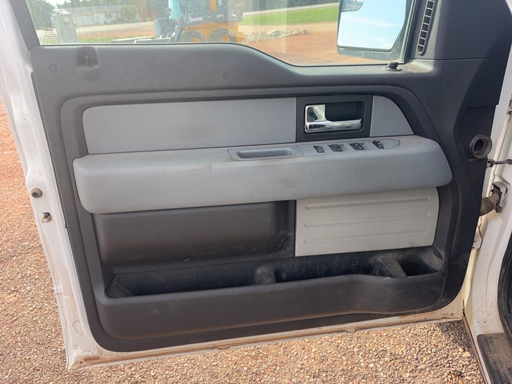 2012-ford-f150-xlt-image-29