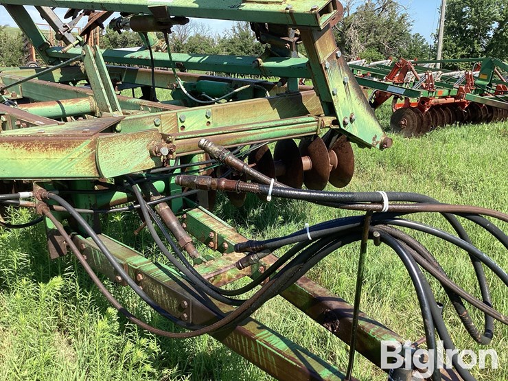 john-deere-331-image-9