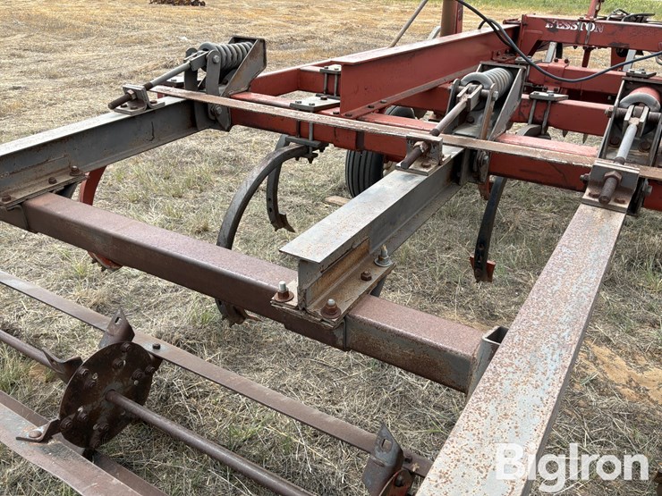 hesston-2540-image-20