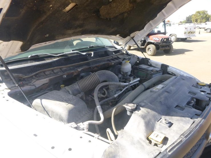 2016-dodge-1500-image-25