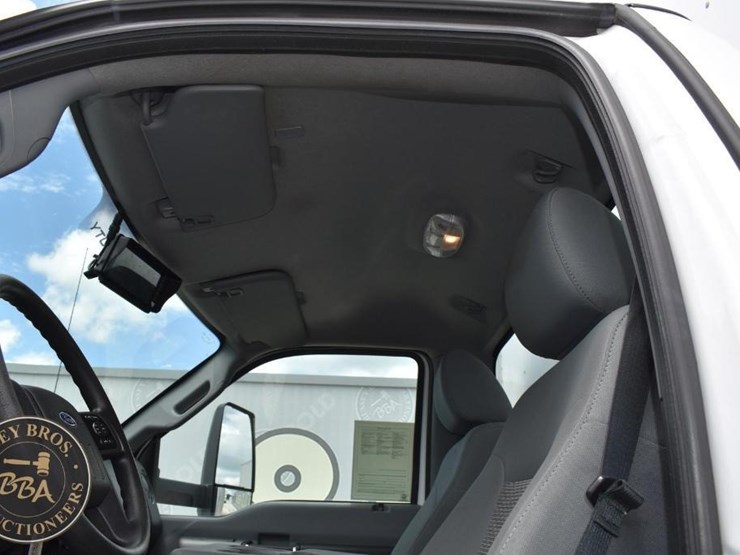 2020-ford-f650-image-25