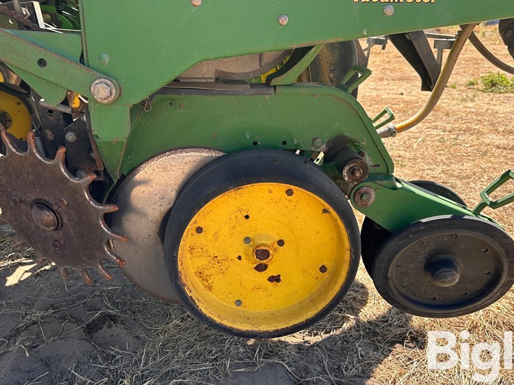 john-deere-7200-image-11