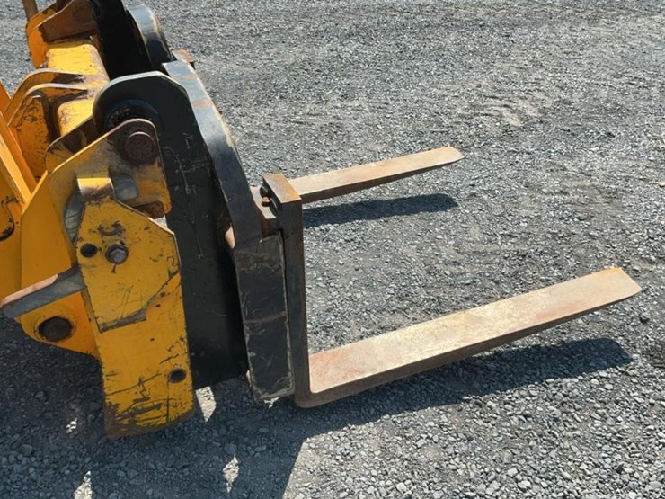 2012-jcb-550-image-30
