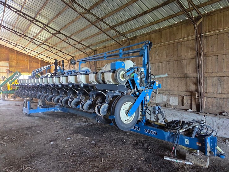 kinze-3600-image-1